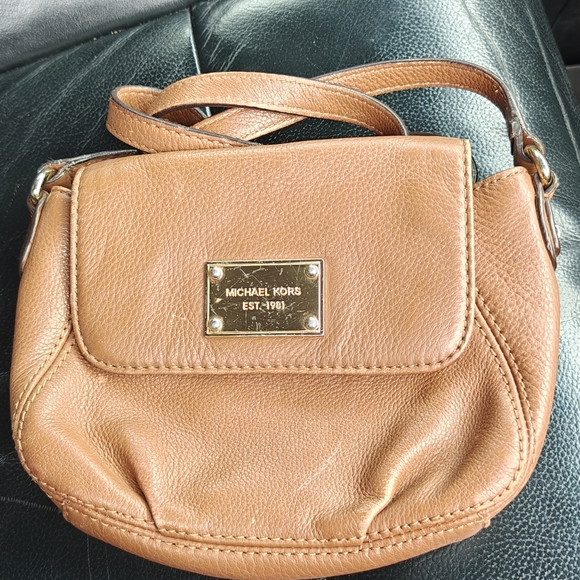 Michael Kors Handbags - Michael Kors Tan Leather Crossbody Bag